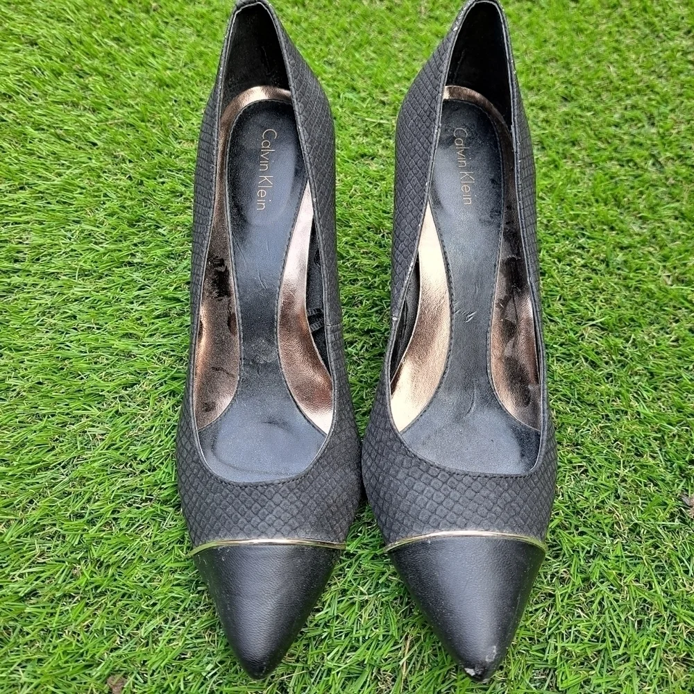 Calvin Klein Belino Black Pointed Toe Slip On Pump Size 7.5